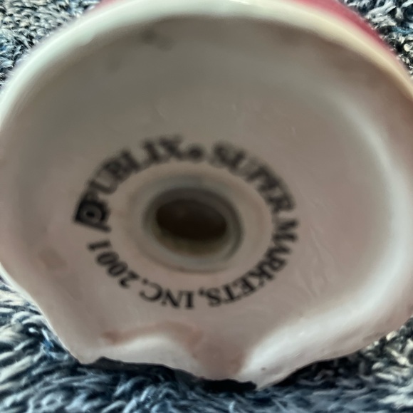 Santa and Mrs. Claus salt and pepper shakers - Picture 7 of 7